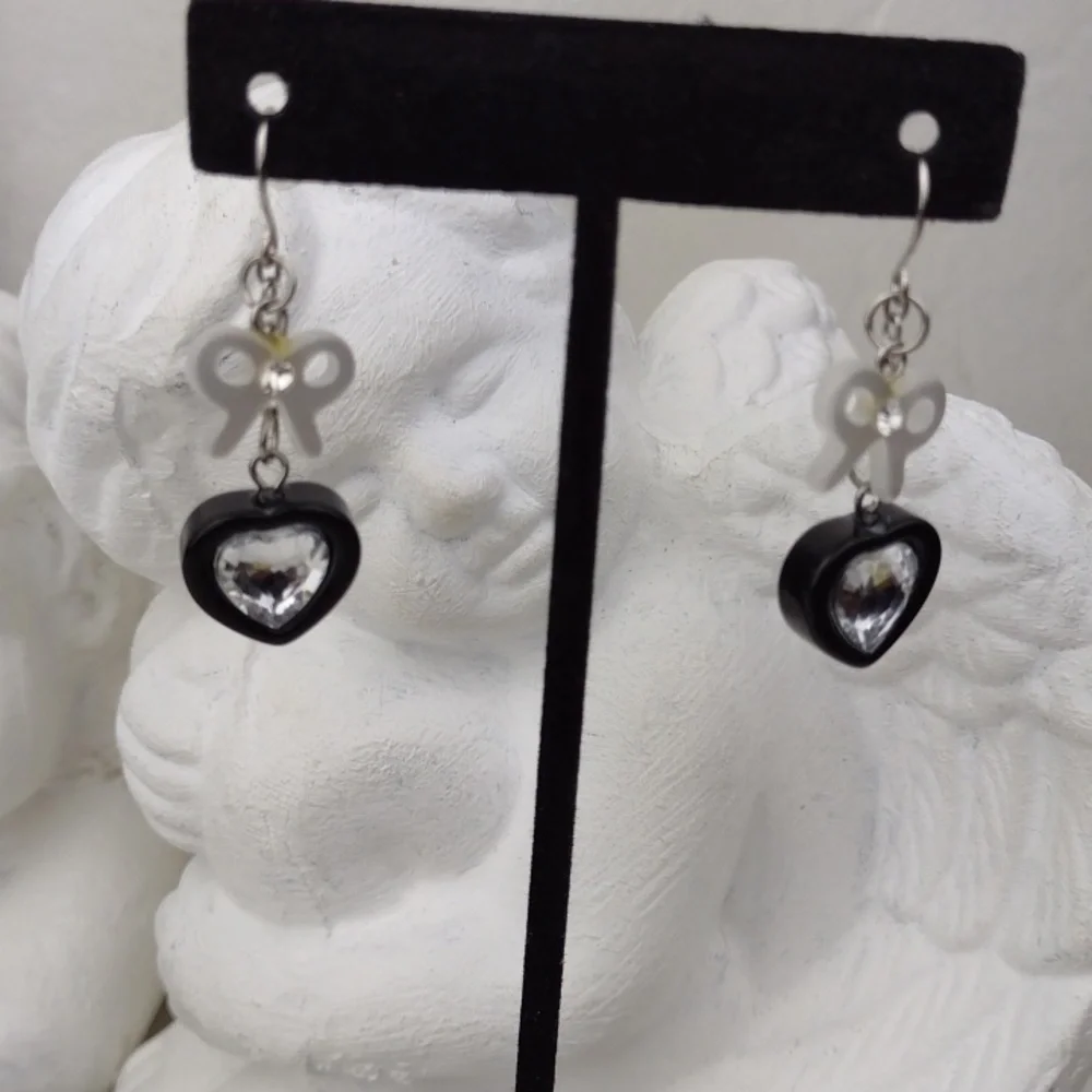 🌻3 For $15 Black & Crystal Heart Bow Drop Earrings